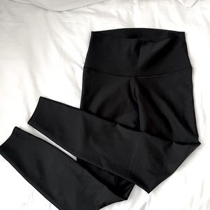 Alo 7/8 HIGH-WAIST AIRLIFT LEGGING SIZE Small